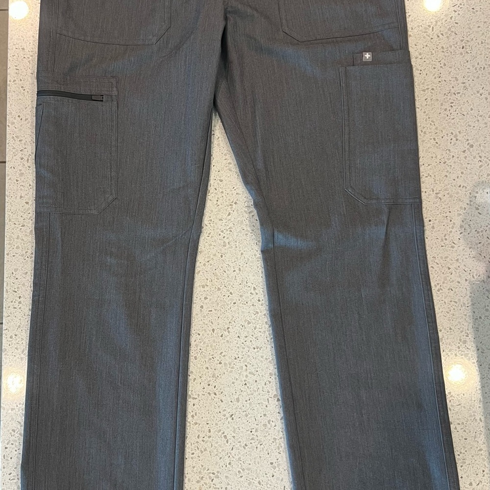 Figs Men's Grey Scub Set - Picture 3 of 5